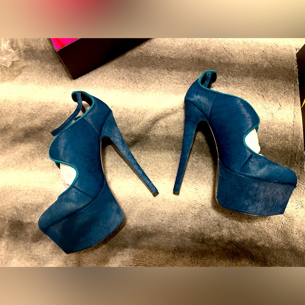 BRAND NEW London Trash 6 inch SUPER SEXY heels!